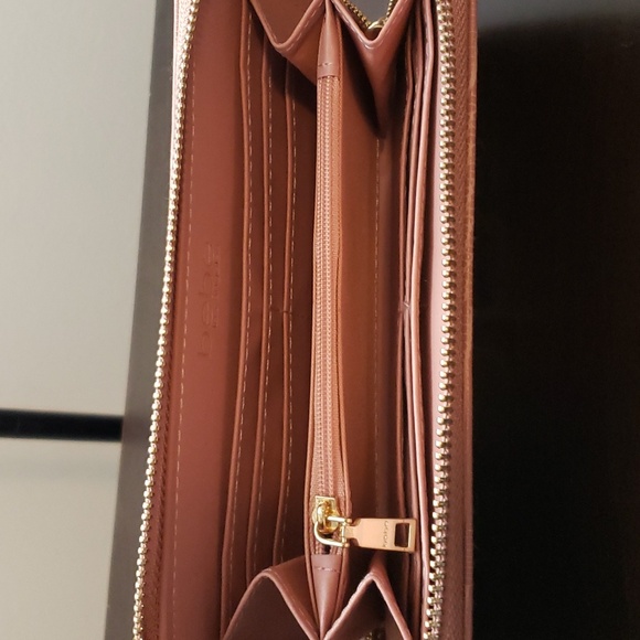 Bebe Fabiola Stamped Lizard Continental Zip Around Wallet*NWOT* - Picture 7 of 9